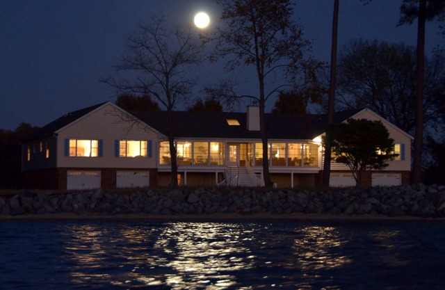 Waterfront immobilier sur la baie de Chesapeake avec plage privée