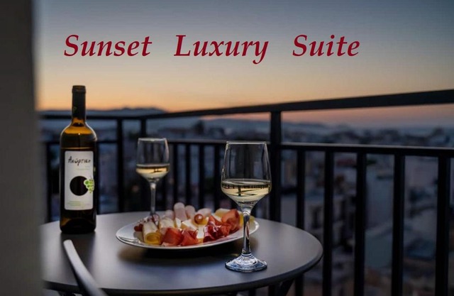 Sunset Luxury Suite - Rooftop Apartment in the City Center