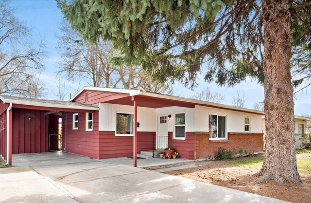 NEW! Sunset Gem- Get Comfy Here! NEWLY Remodeled Home in North End! Walk to Local Parks & Greenbelt!