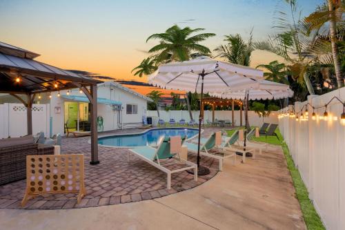 Sunset Oasis with Movie Theatre, Heated Pool & Game Room