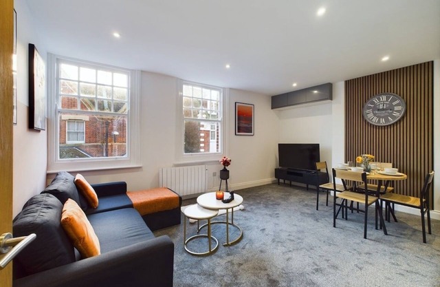 Sunset Penthouse | Central Eastbourne | Sleeps 10