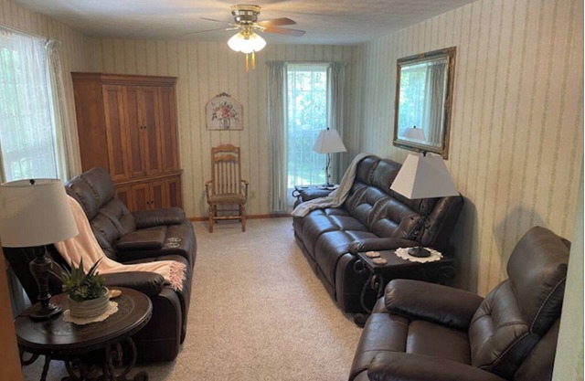 Sunset Place - 3-bedroom house in Waynesville Fort Leonard wood - Pool Table