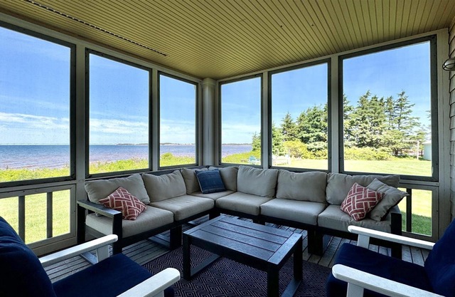 Sunset Point with views of the Confederation Bridge