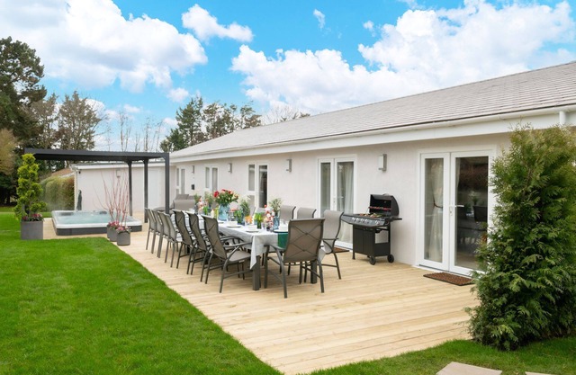 Sunset Retreat - Luxury Cottages