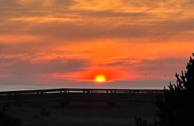 Sunset Retreat-Close to the boardwalk and beach
