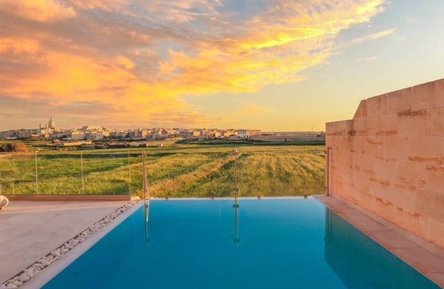 Sunset Serenity - Quatre Chambres Villa, Couchages 9