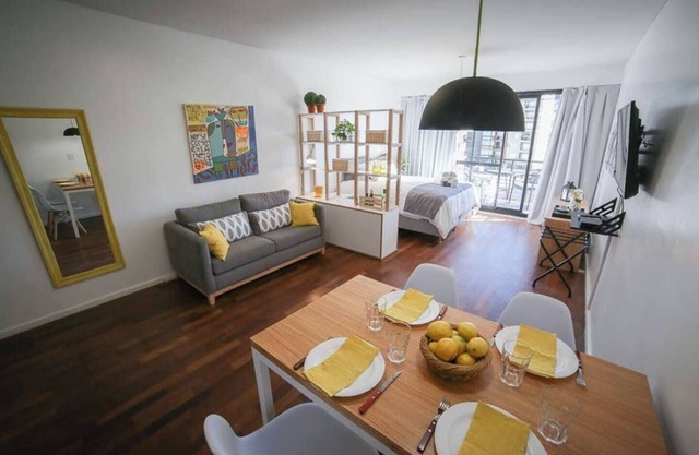 Sunset Studio-Lockett /WiFi/Pool/ Balcony | W2BA