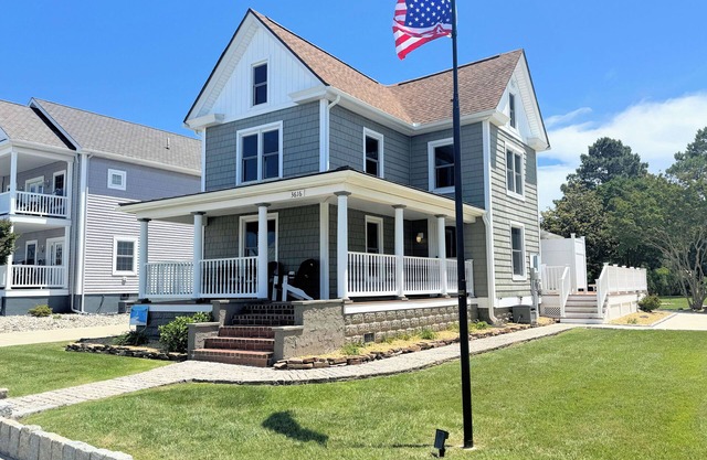 Sunset View - 4BR Water Front -Water Access, Gazebo, fire pit LINENS INCLUDED