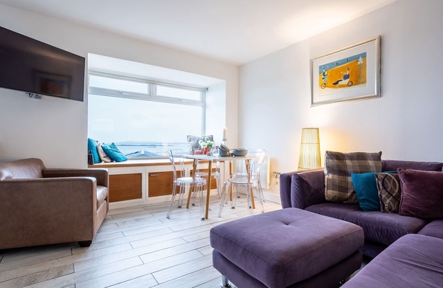 Sunset View: Two bedroom pet-friendly holiday apartment