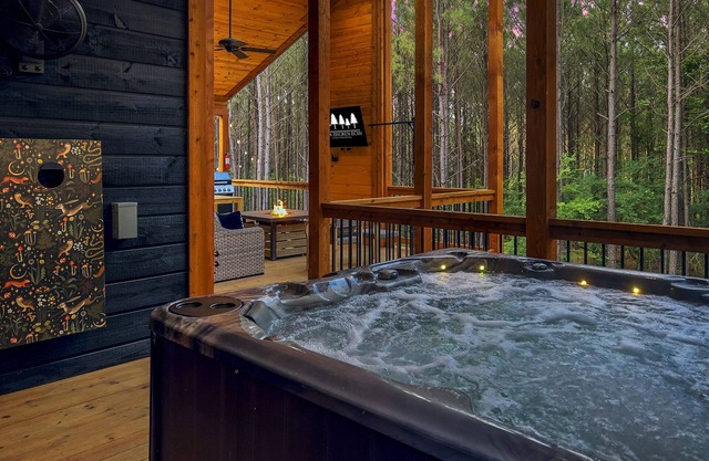 Sunset Views + ATV Trails + Game Room + Bunk Bed Nook + Private Outdoor Living