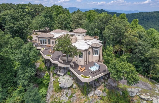 Sunset Villa | Stay in the Sky | Impeccable Views