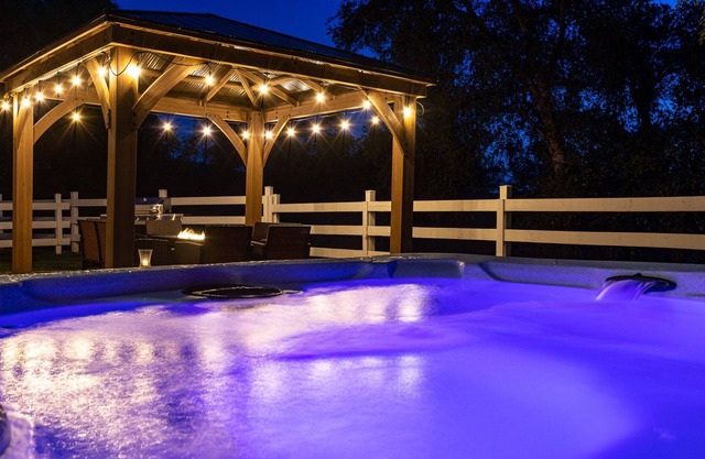 Sunset Villa w/ View+Hot tub @Yosemite & Bass Lake
