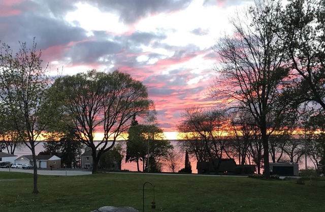 Sunsets over the Bay, close to University & Packer Stadium & Door county