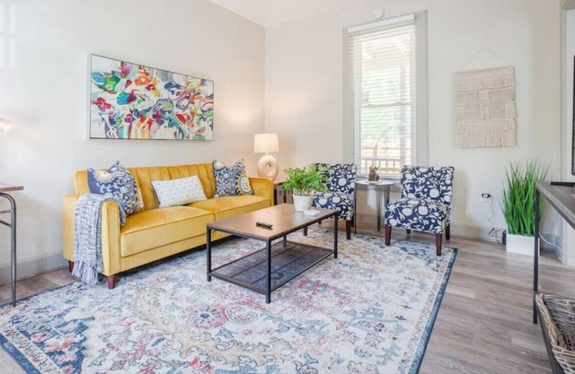 Sunshine Cottage 10min to Downtown & Nature Trails