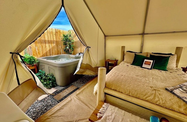“Sunshine” Glamping, Private Bath, Soaking Tub