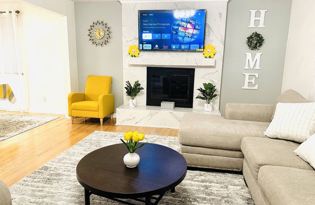 Sunshine Palace Charming Tri-Level House with game room and large backyard!