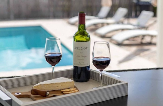 Sunshine Retreat! New! Sparkling Blue Pool And Spa