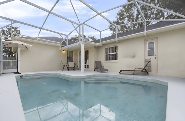 Sunshine Retreat: Villa W /Pool & close to Disney