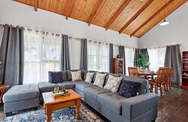Sunshine Villa - 484 Kessell Rd, Middleton