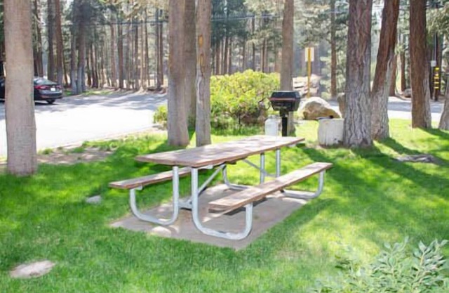 Courte promenade à la navette, condo de montagne w / WiFi, cuisine complète, à proximité des magasins et restaurants!
