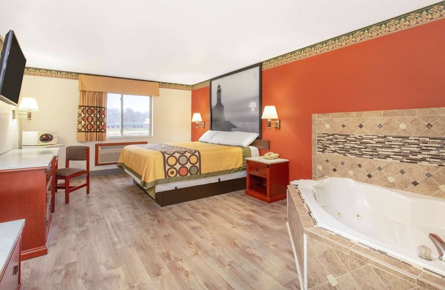 Super 8 by Wyndham Bedford