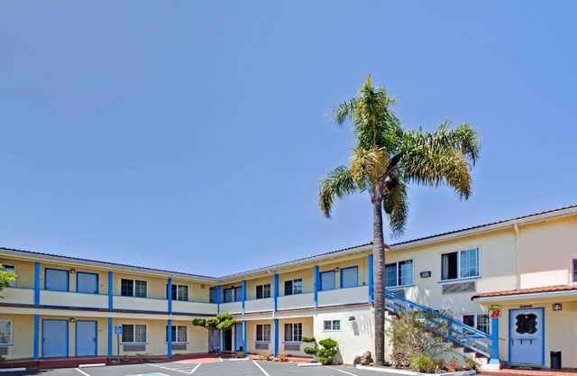 Super 8 by Wyndham Berkeley