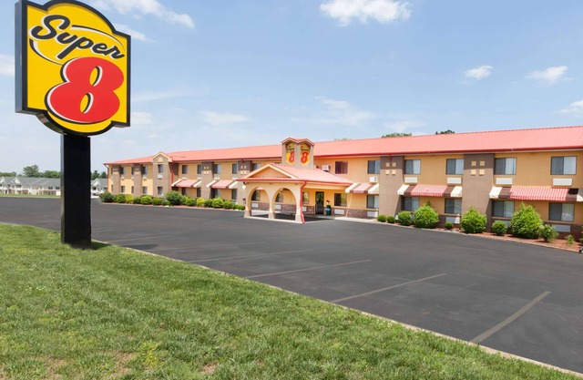 Super 8 by Wyndham Bowling Green South