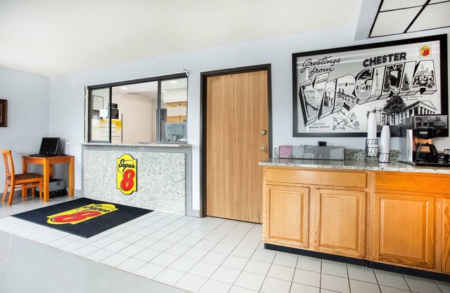 Super 8 by Wyndham Chester/Richmond Area