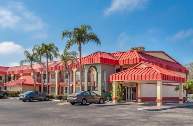 Super 8 by Wyndham Clearwater/US Hwy 19 N