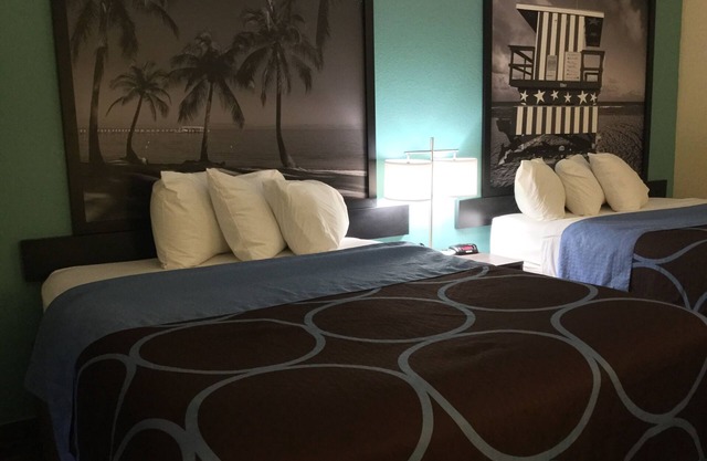 Super 8 by Wyndham Clearwater/St. Petersburg Airport