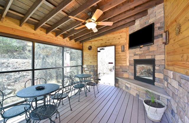 Super 8 by Wyndham Deadwood / Black Hills Area