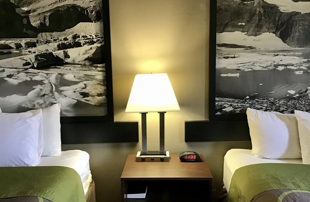 Super 8 by Wyndham Helena