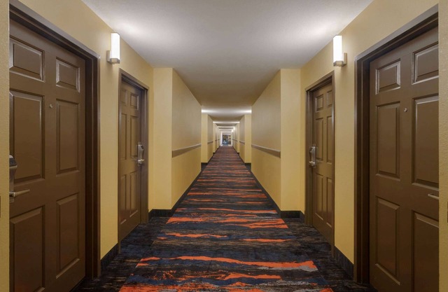 Super 8 by Wyndham Olive Branch