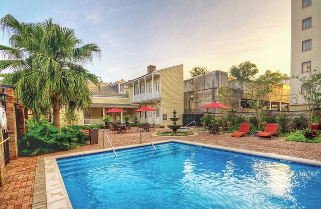 SUPER BOWL WEEK DEAL IN NEW ORLEANS HISTORIC GARDEN DISTRICT