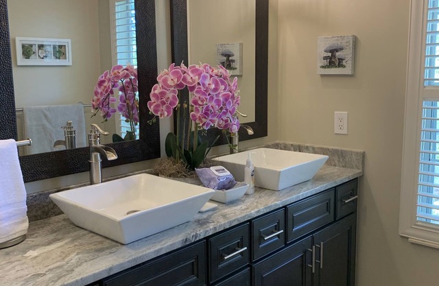 Super clean, renovated, pet and handicap friendly cottage in great location