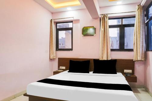 Super Collection O Chandan Nagar Kharadi formerly Kharadi INN