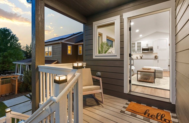 Super Cute Guest House - Bradburn Village Haven