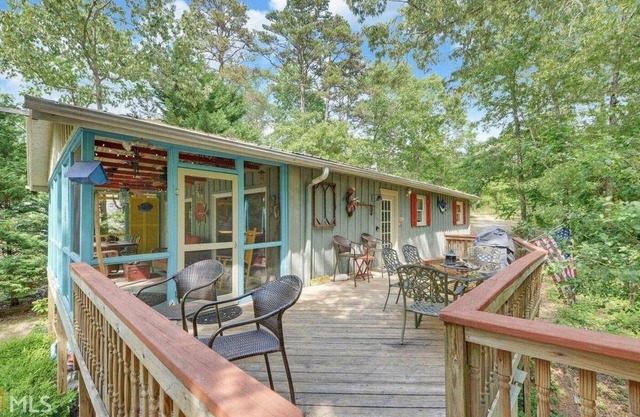 SUPER CUTE On the lake, Deep Water quiet cove; DOG FRIENDLY, easy walk to lake