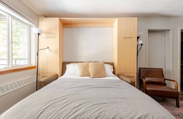 The Meadows-Modern Kirkwood Family Studio