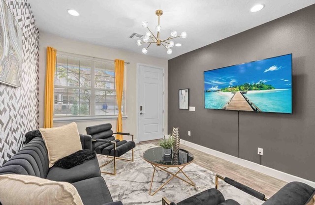 SUPER EPIC- SLEEPs 32 TWO Separate Townhomes!