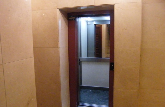 SUPER ÉTAGE À LA PORTE DE GRANADA