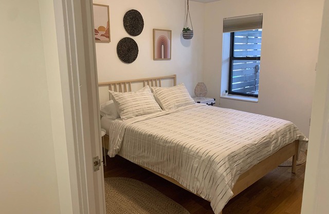 Nouveau à la maison loin! Appartement spacieux et étincelant de 2 chambres à coucher.