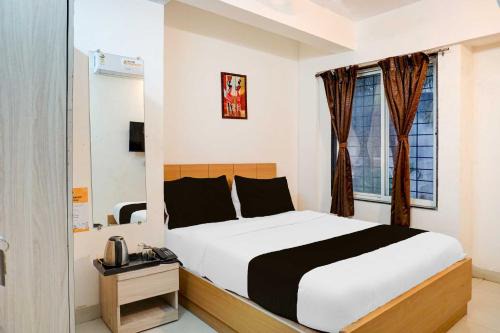 Super Hotel O Mundhwa Chowk Seasons Mall