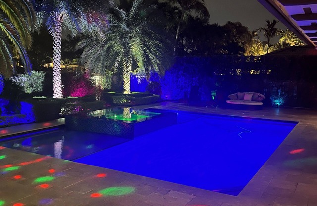 Super LUXURY 5BR house with pool in Maimi