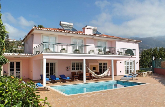 Villa spectaculaire à Funchal | Villa SkyLounge | 5 chambres | Table de billard | Vues sur la mer et