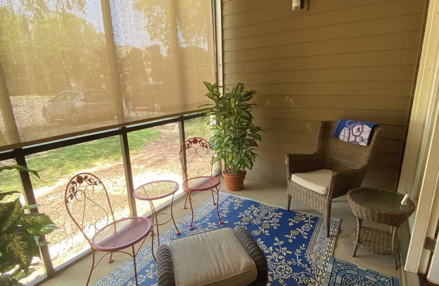 Family Friendly!1st floor,3BR/2BA, Close to OWA WaterParks and Foley SportsPlex!