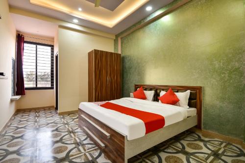 Super OYO 70183 Sai Kripa Lodging