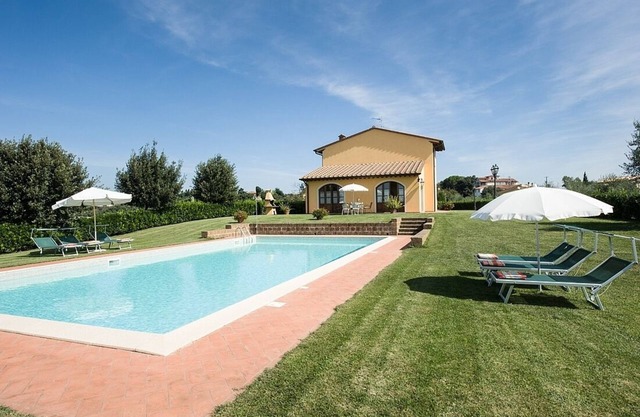 Villa pour 6 avec piscine. Superbes vues, à distance de marche de la ville, Wifi, Air conditionné