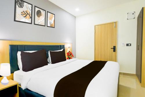 Super Townhouse Aarav Business Hotel
