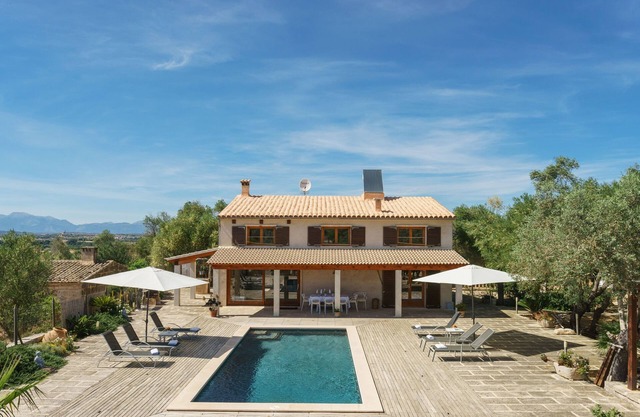 SUPER VILLA AVEC VUE SUR LE PEUPLE ET 15KM DE LA PLAGE